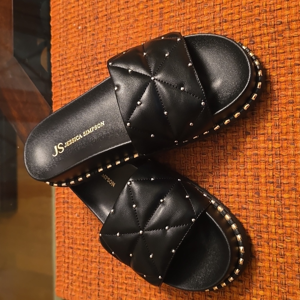 JESSICA SIMPSON BRAND WOMEN'S BLACK AND GOLDTONE SLIP-ON SLIDE SANDALS SIZE 6